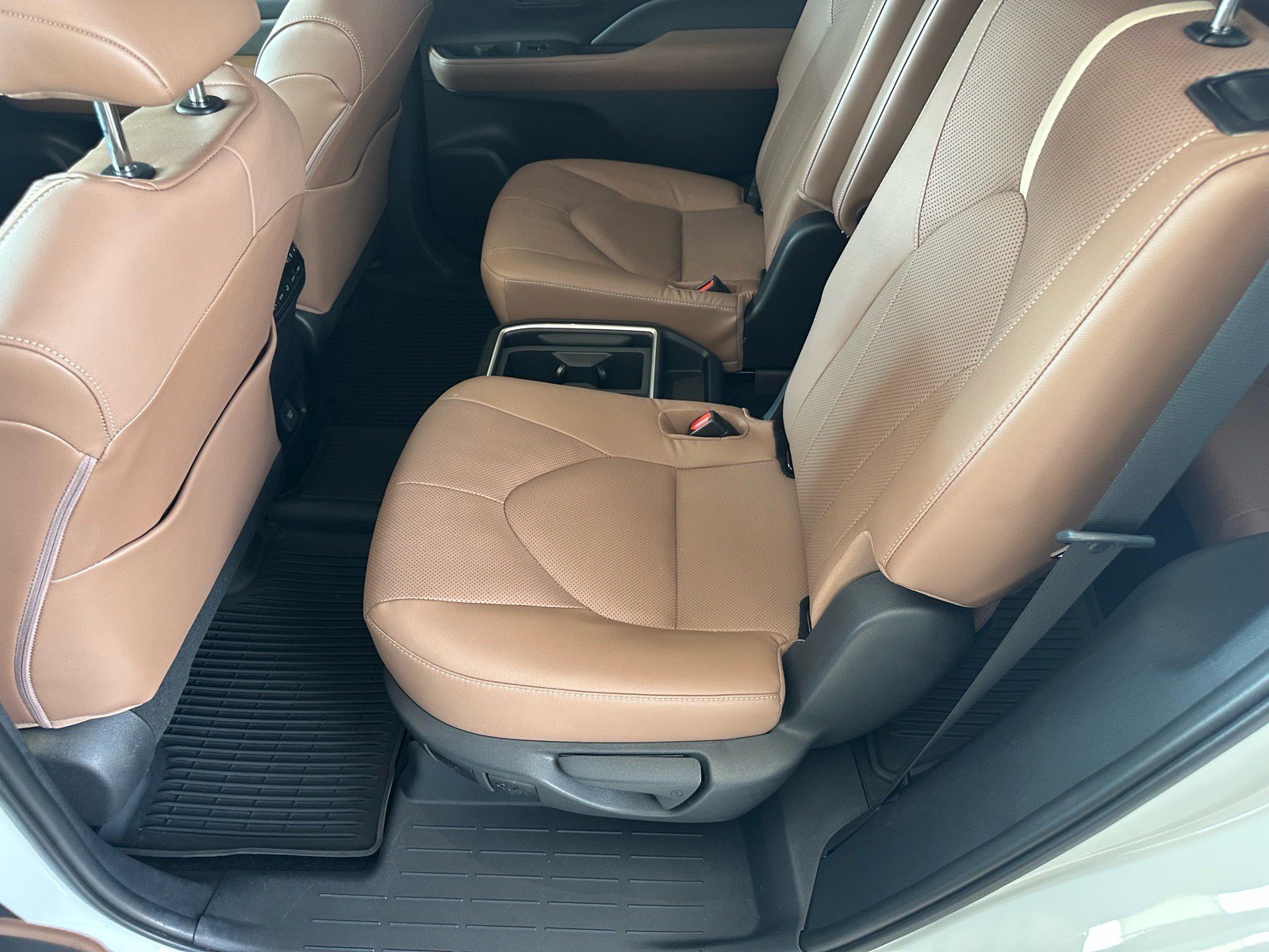 Used 2026 Toyota Grand Highlander AWD image 23