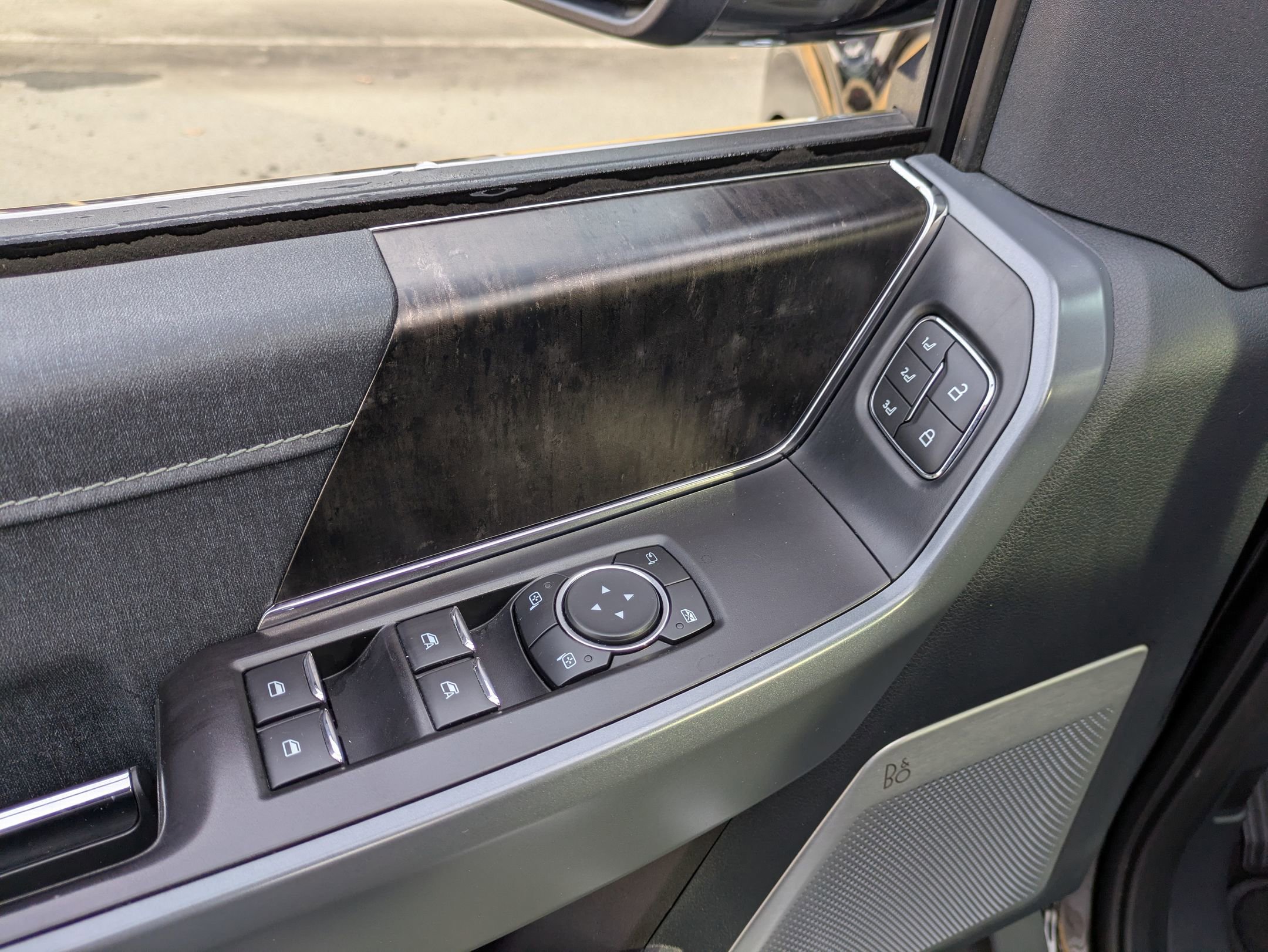 Certified 2022 Ford F150 Lariat w/ Equipment Group 502A High image 17