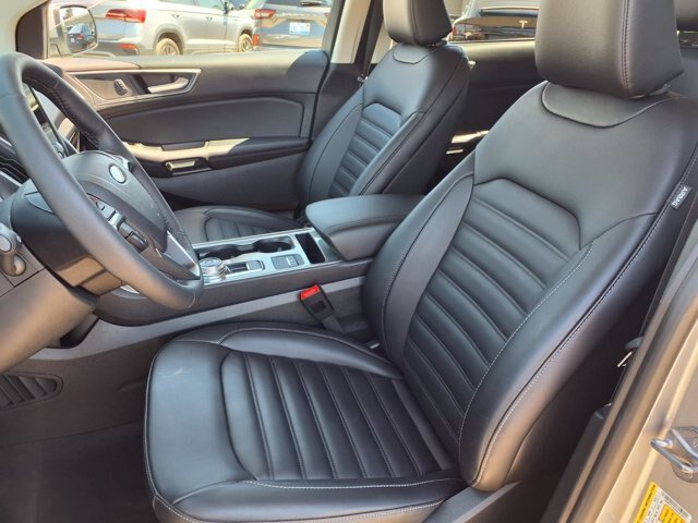 Certified 2024 Ford Edge SEL w/ Convenience Package AWD/4WD image 4