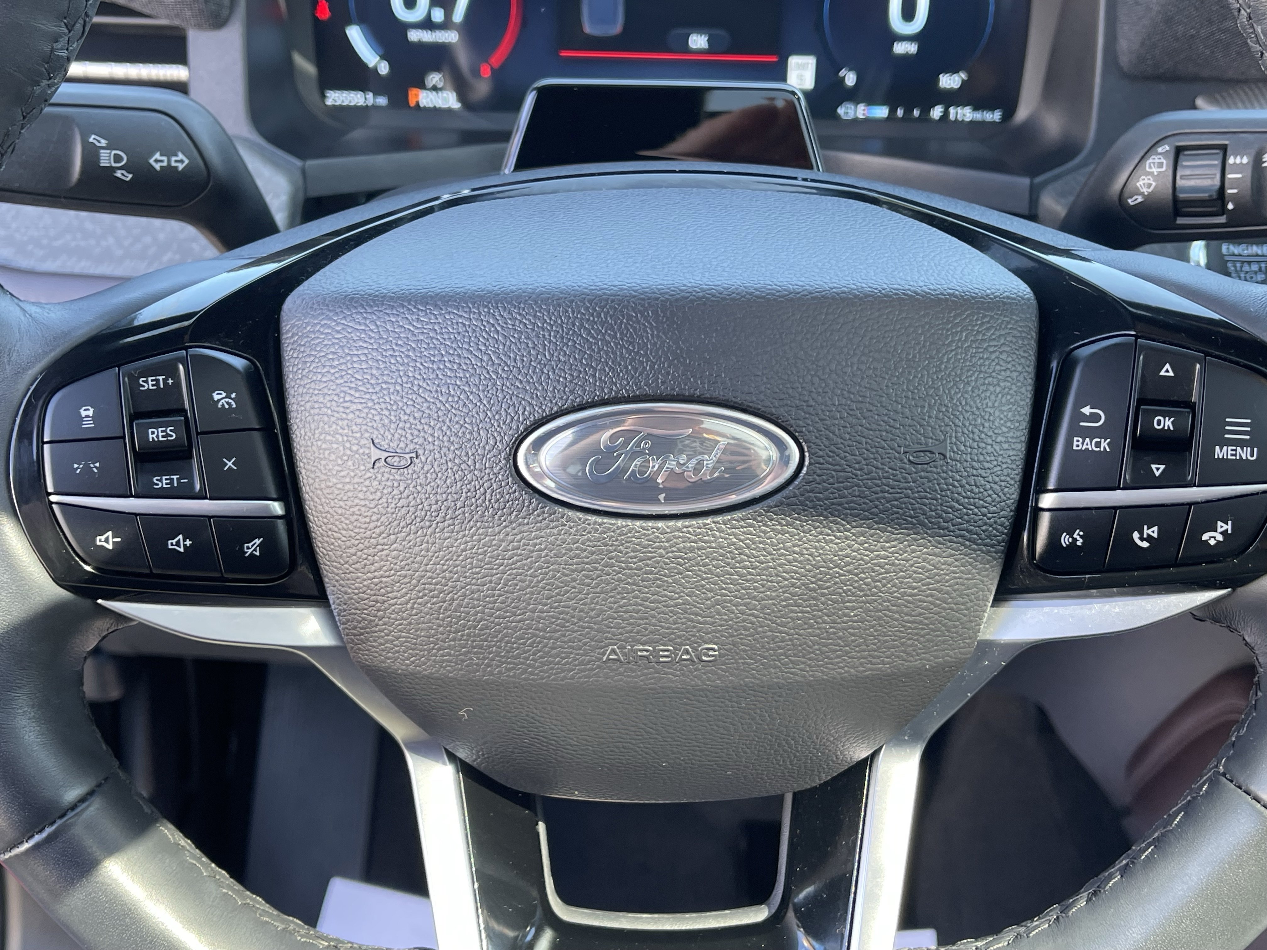 Certified 2025 Ford Explorer Platinum AWD/4WD image 19