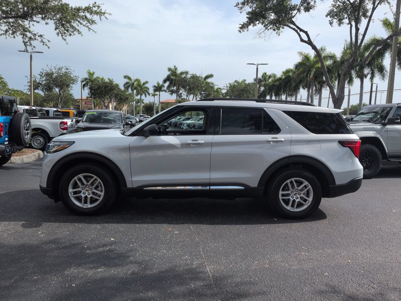 Certified 2025 Ford Explorer Active RWD image 6