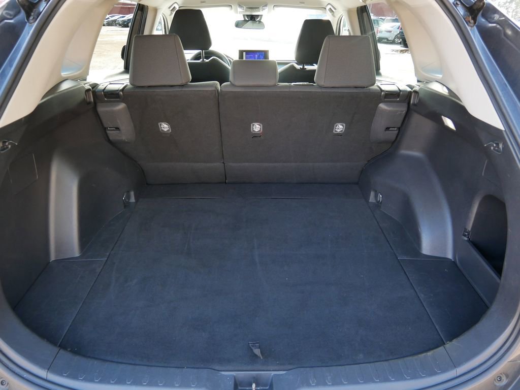 Used 2024 Toyota RAV4 LE image 10