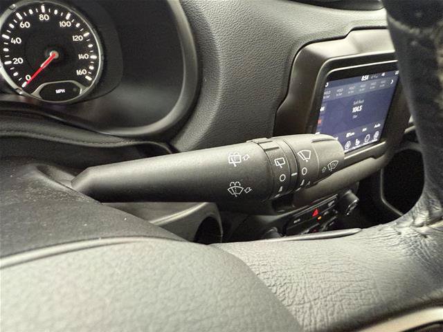 Used 2021 Jeep Renegade Latitude w/ Convenience Group AWD/4WD image 20