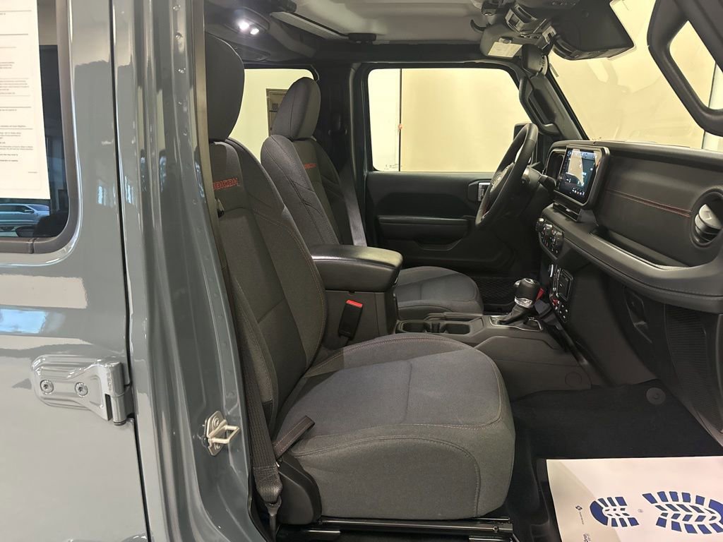 Used 2024 Jeep Wrangler Unlimited Rubicon w/ Convenience Group image 39