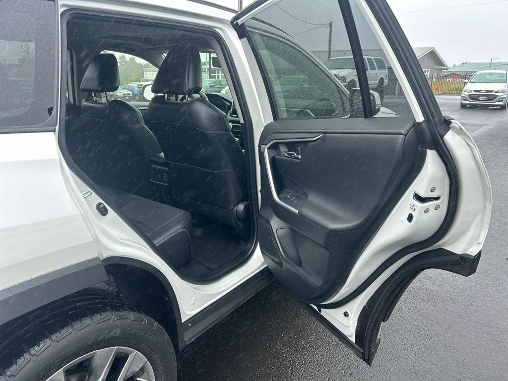 Used 2019 Toyota RAV4 Limited w/ Cold Weather Package AWD/4WD image 31