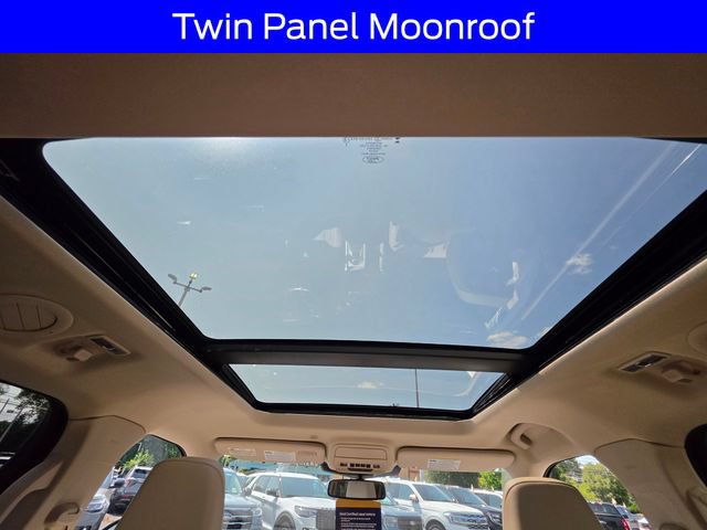 Certified 2023 Ford Explorer Platinum w/ Technology Package AWD/4WD image 4