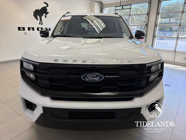 Certified 2025 Ford Expedition Active RWD image 3