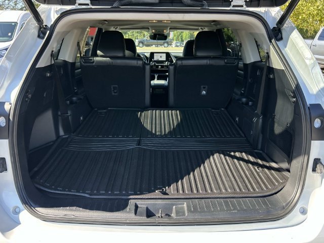 Used 2023 Toyota Highlander XLE AWD/4WD image 25