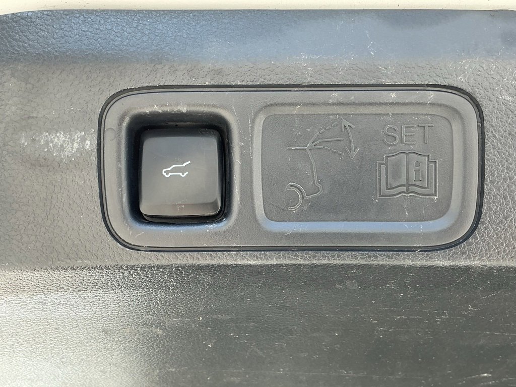 Certified 2024 Ford Expedition XLT image 21