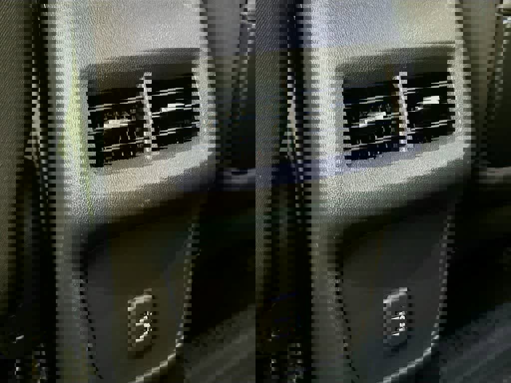 Used 2021 GMC Terrain SLE w/ Driver Convenience Package image 13