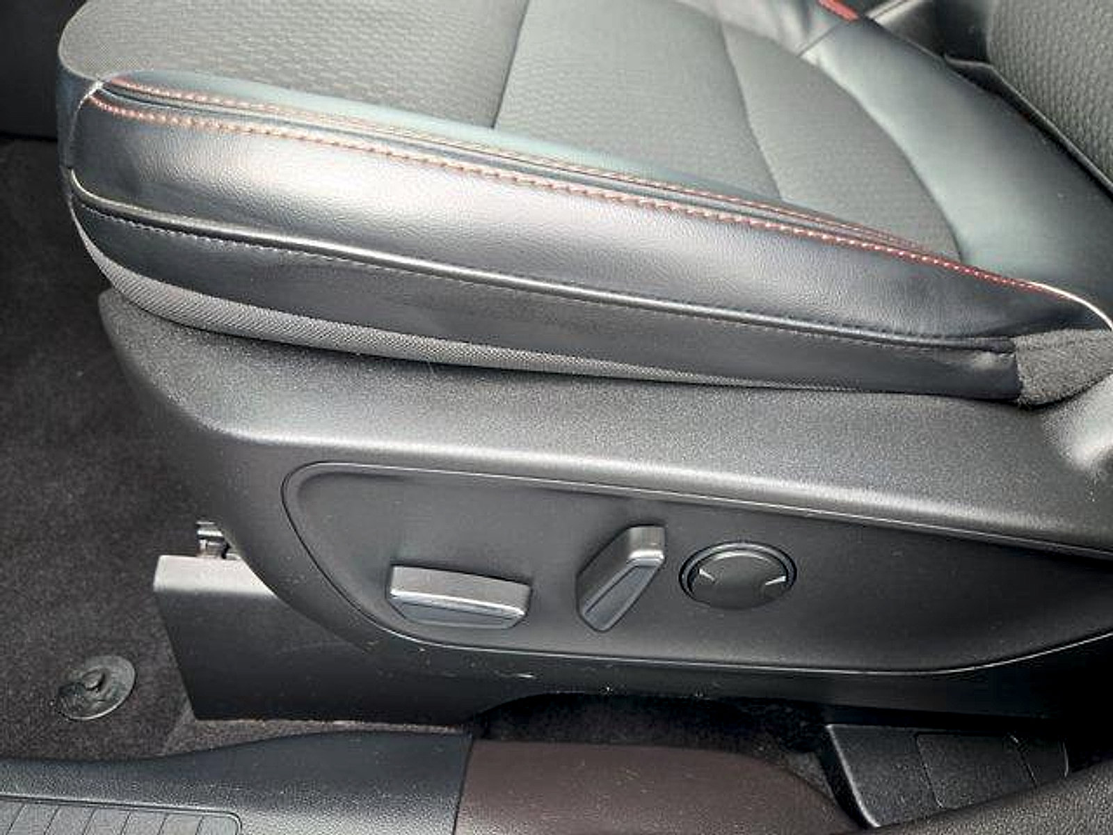 Certified 2023 Ford Escape ST-Line w/ Tech Pack #1 AWD/4WD image 12