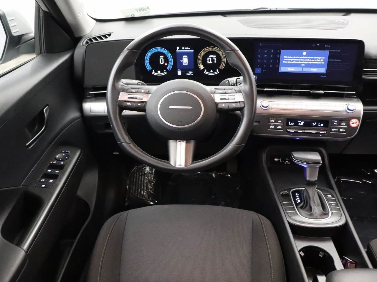 Used 2025 Hyundai Kona SEL FWD image 14