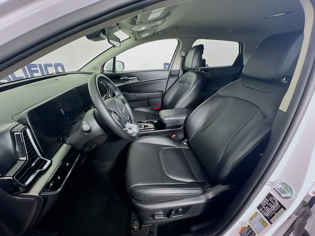 Used 2023 Kia Sportage EX image 13