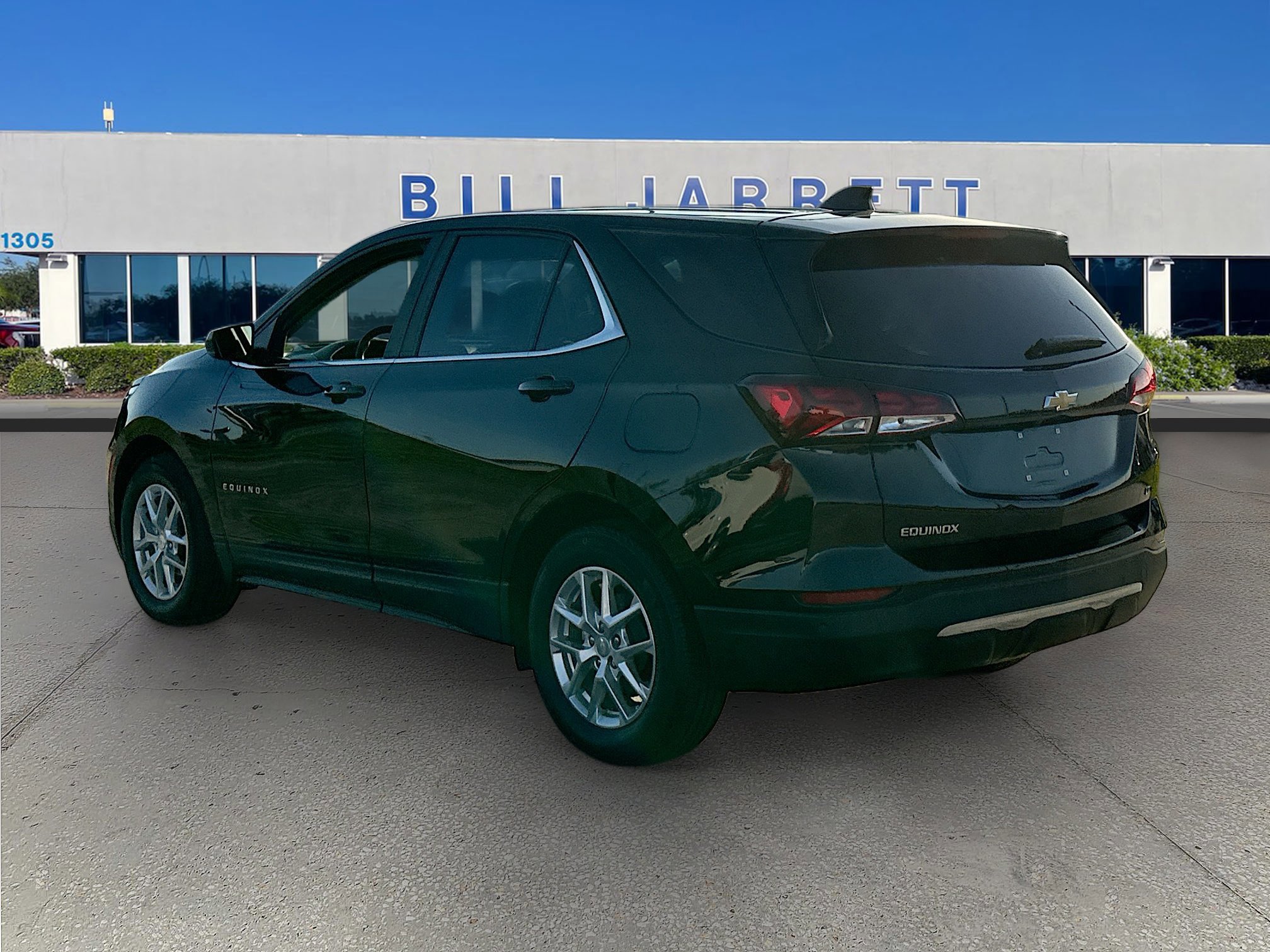 Used 2023 Chevrolet Equinox LT image 3