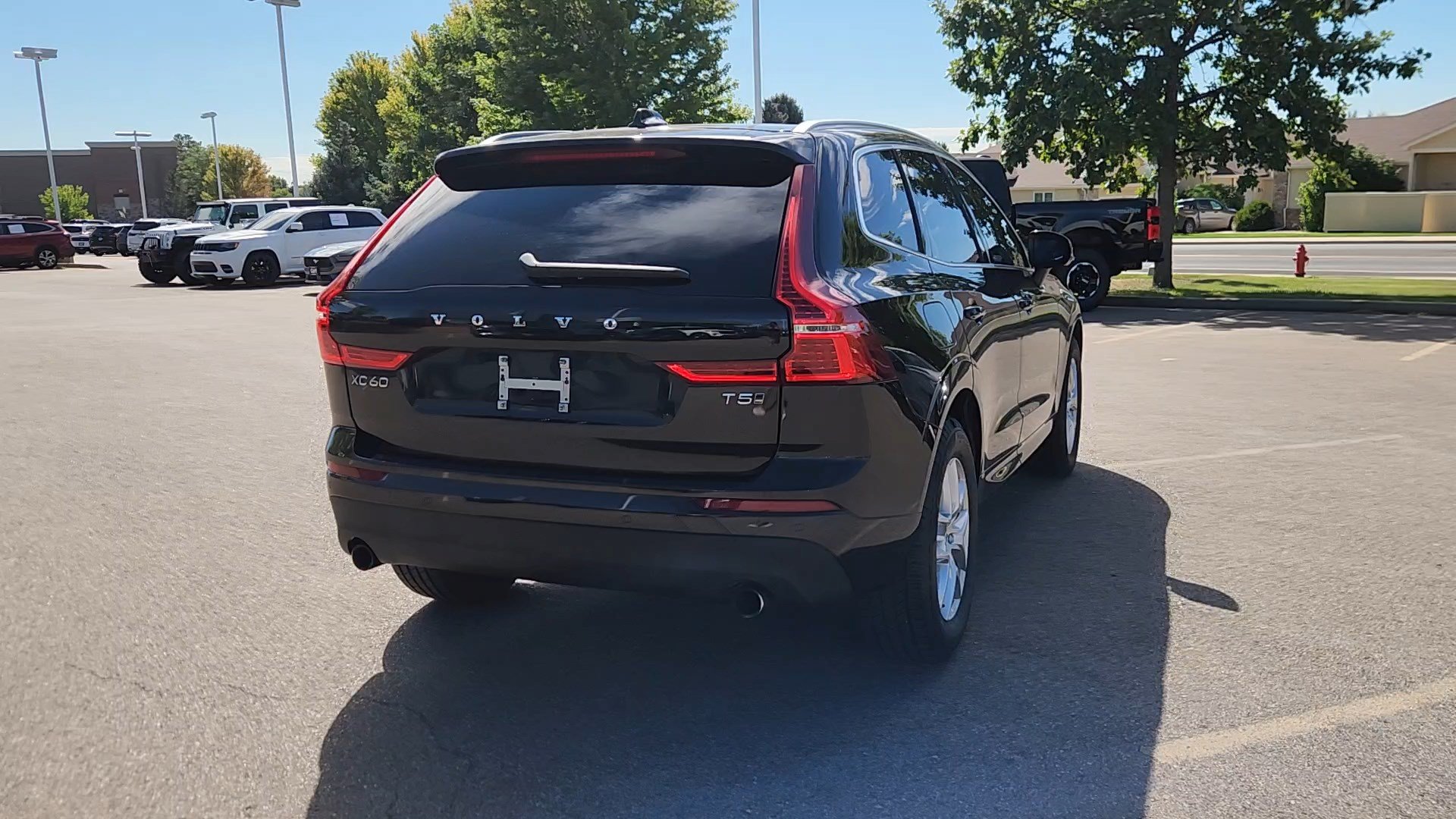 Used 2020 Volvo XC60 T5 Momentum AWD/4WD image 16