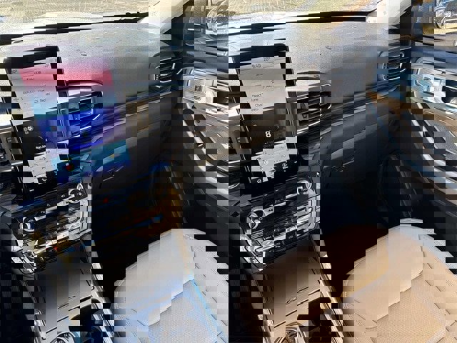 Certified 2022 Ford Explorer Limited w/ Limited Technology Package image 16