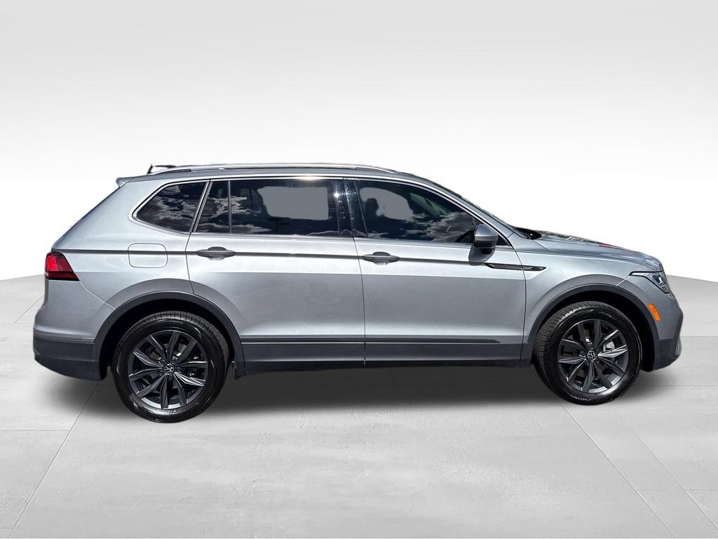 Used 2023 Volkswagen Tiguan SE AWD/4WD image 11