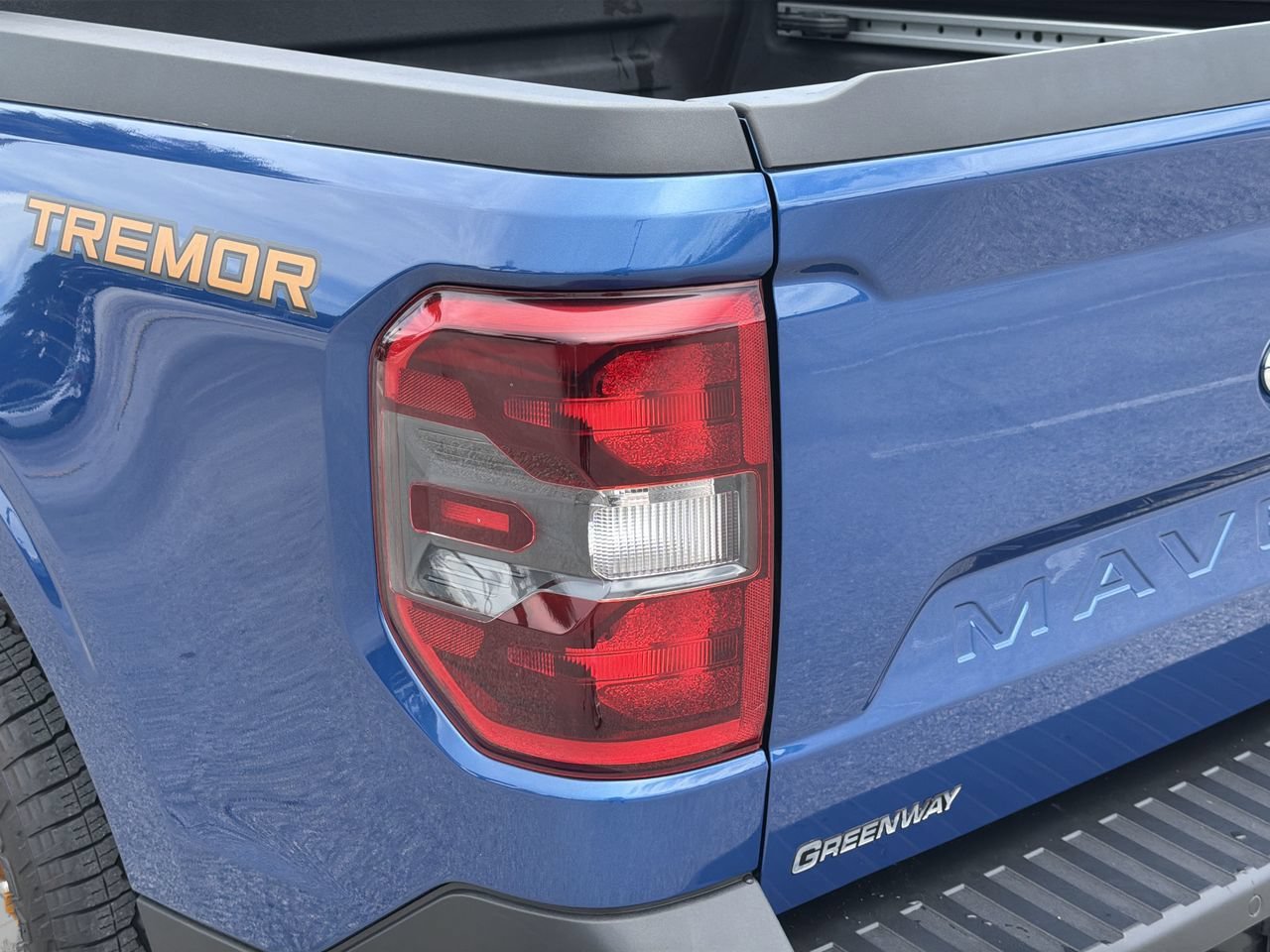 Certified 2024 Ford Maverick Tremor w/ Tremor Off-Road Package AWD/4WD image 7