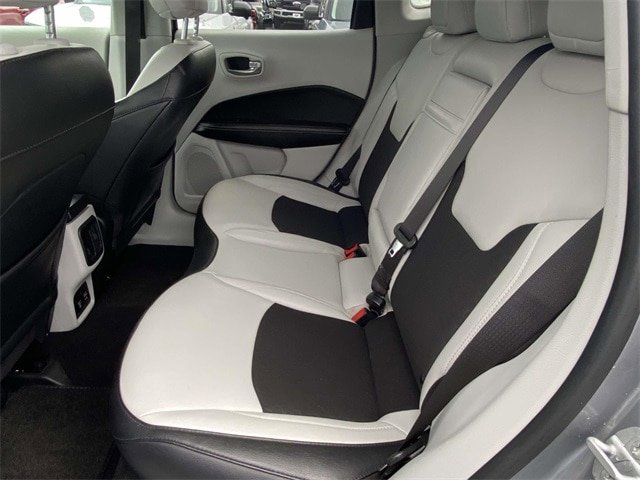 Used 2019 Jeep Compass Latitude FWD image 10