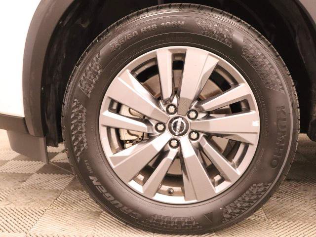 Used 2024 Nissan Pathfinder SV FWD image 25