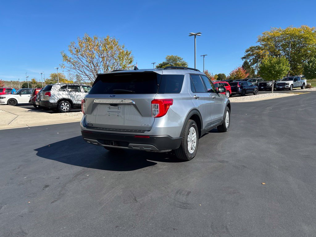 Certified 2021 Ford Explorer XLT w/ Equipment Group 202A AWD/4WD image 6