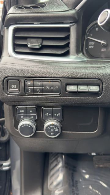 Used 2021 GMC Yukon Denali image 11