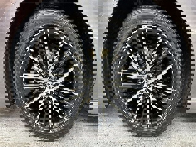 Used 2024 Toyota Camry SE image 2