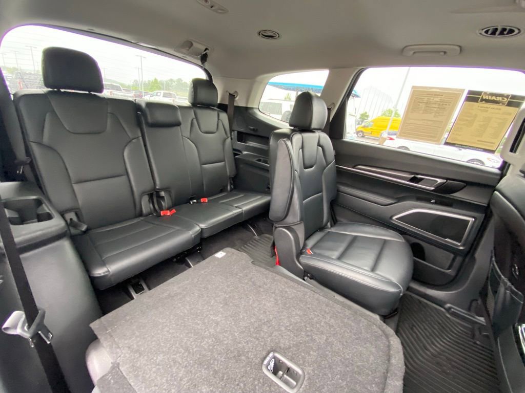 Used 2025 Kia Telluride S FWD image 30