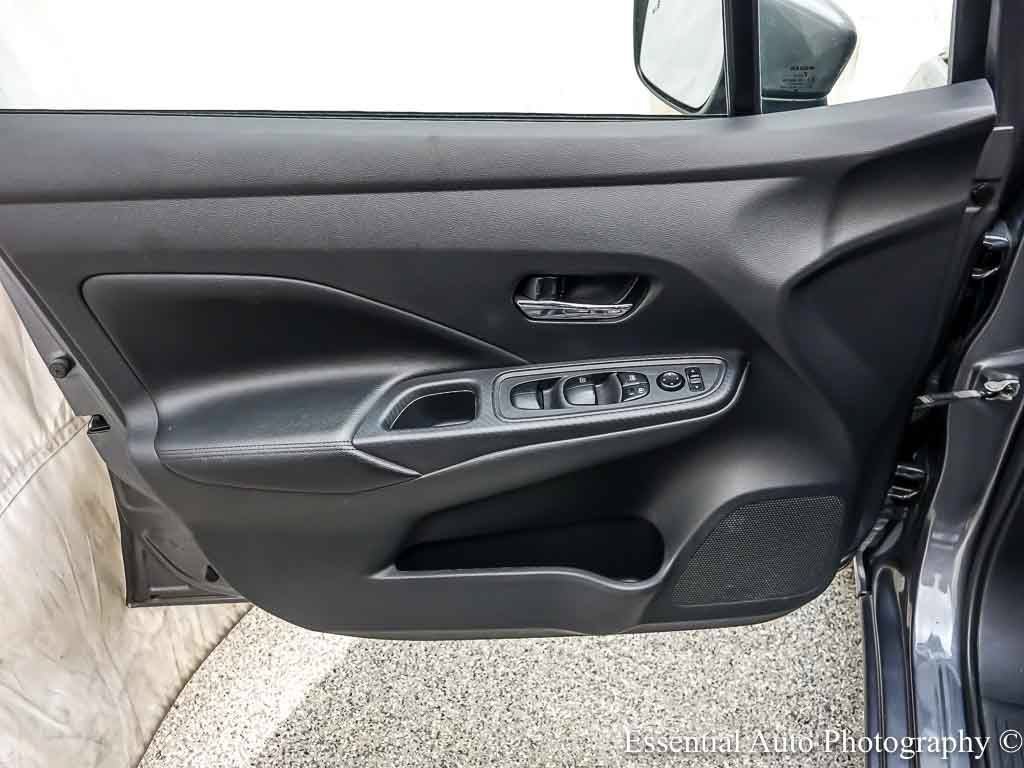 Used 2020 Nissan Versa SV FWD image 21