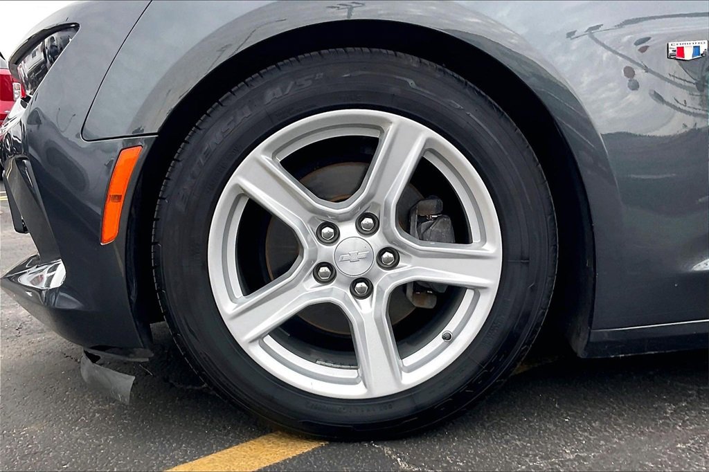 Used 2018 Chevrolet Camaro LT image 8