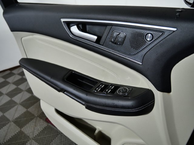 Certified 2019 Ford Edge Titanium FWD image 25