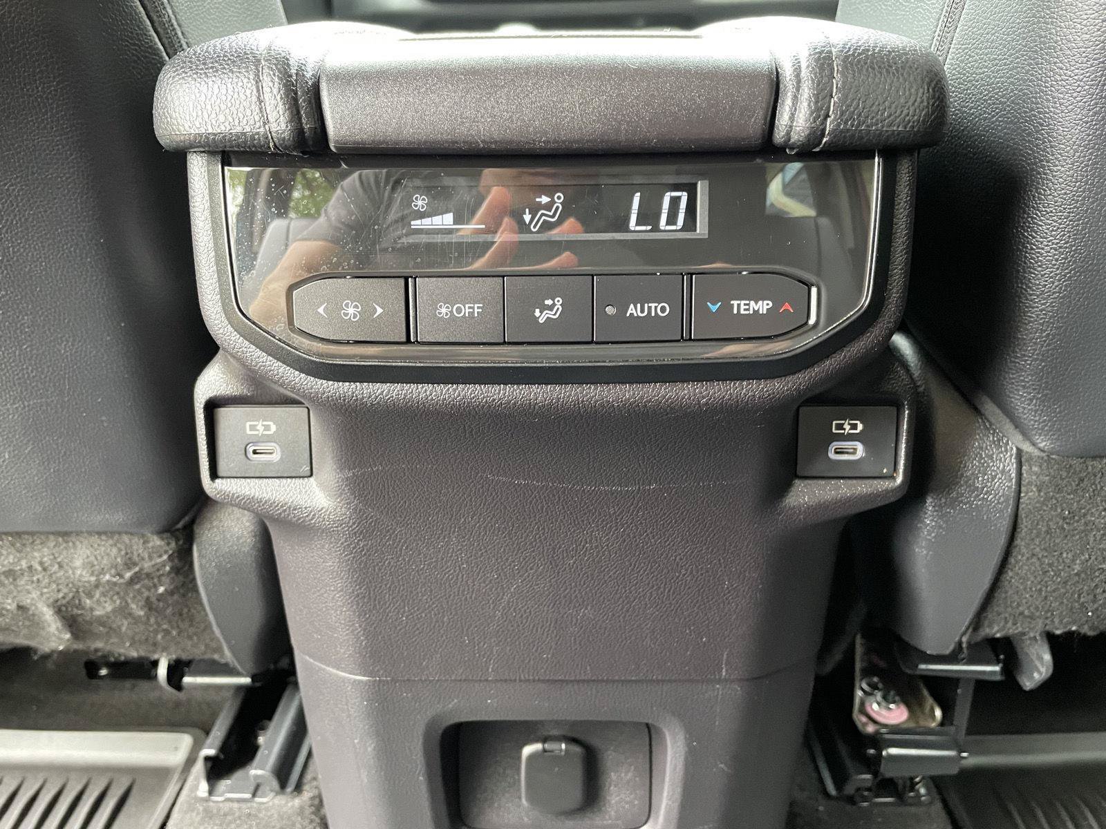 Used 2024 Toyota Grand Highlander AWD Hybrid image 21