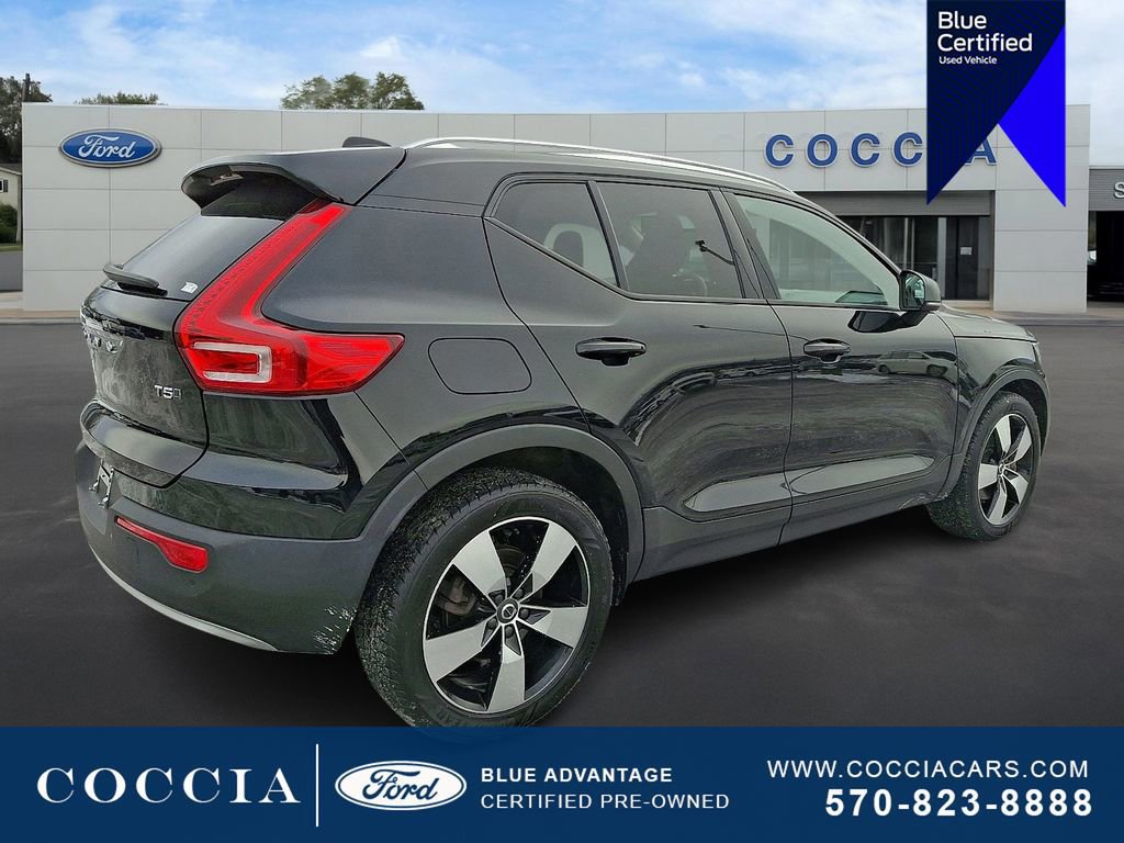Used 2020 Volvo XC40 T5 Momentum w/ Protection Package Premier image 5