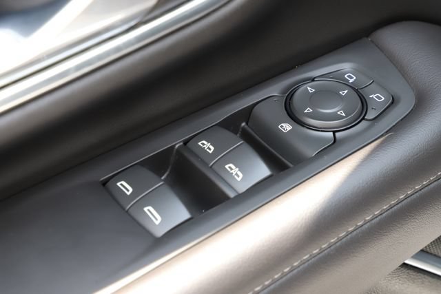 Used 2024 GMC Yukon XL SLE AWD/4WD image 16