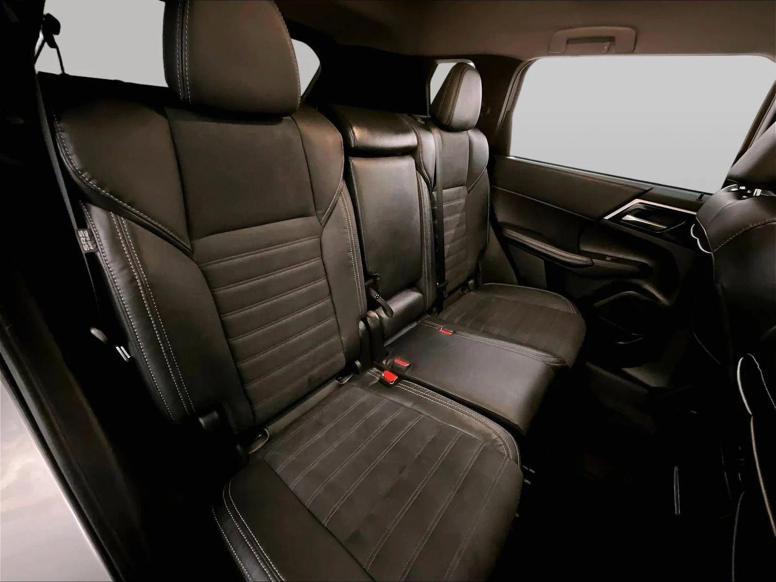 Used 2022 Mitsubishi Outlander SE AWD/4WD image 26