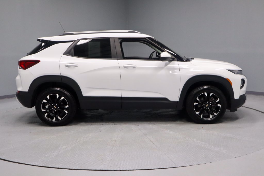 Used 2021 Chevrolet TrailBlazer LT w/ Sun and Liftgate Package AWD/4WD image 12