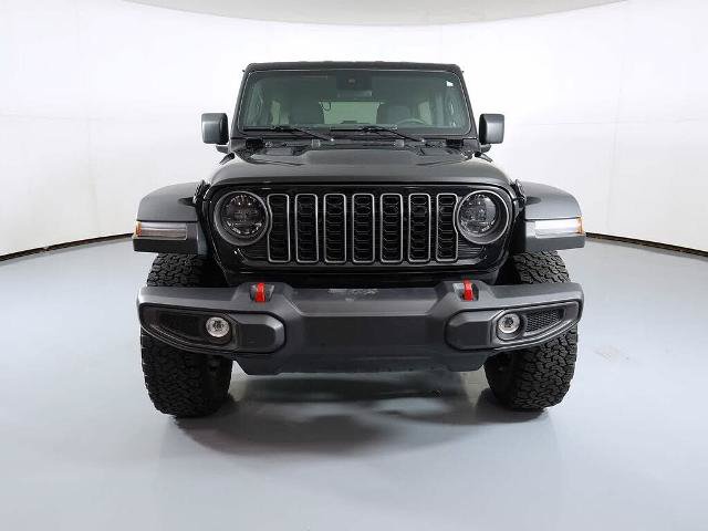 Used 2025 Jeep Wrangler Unlimited Rubicon AWD/4WD image 3