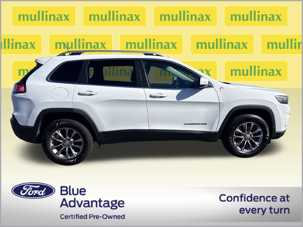 Used 2020 Jeep Cherokee Latitude Plus w/ Cold Weather Group AWD/4WD image 2