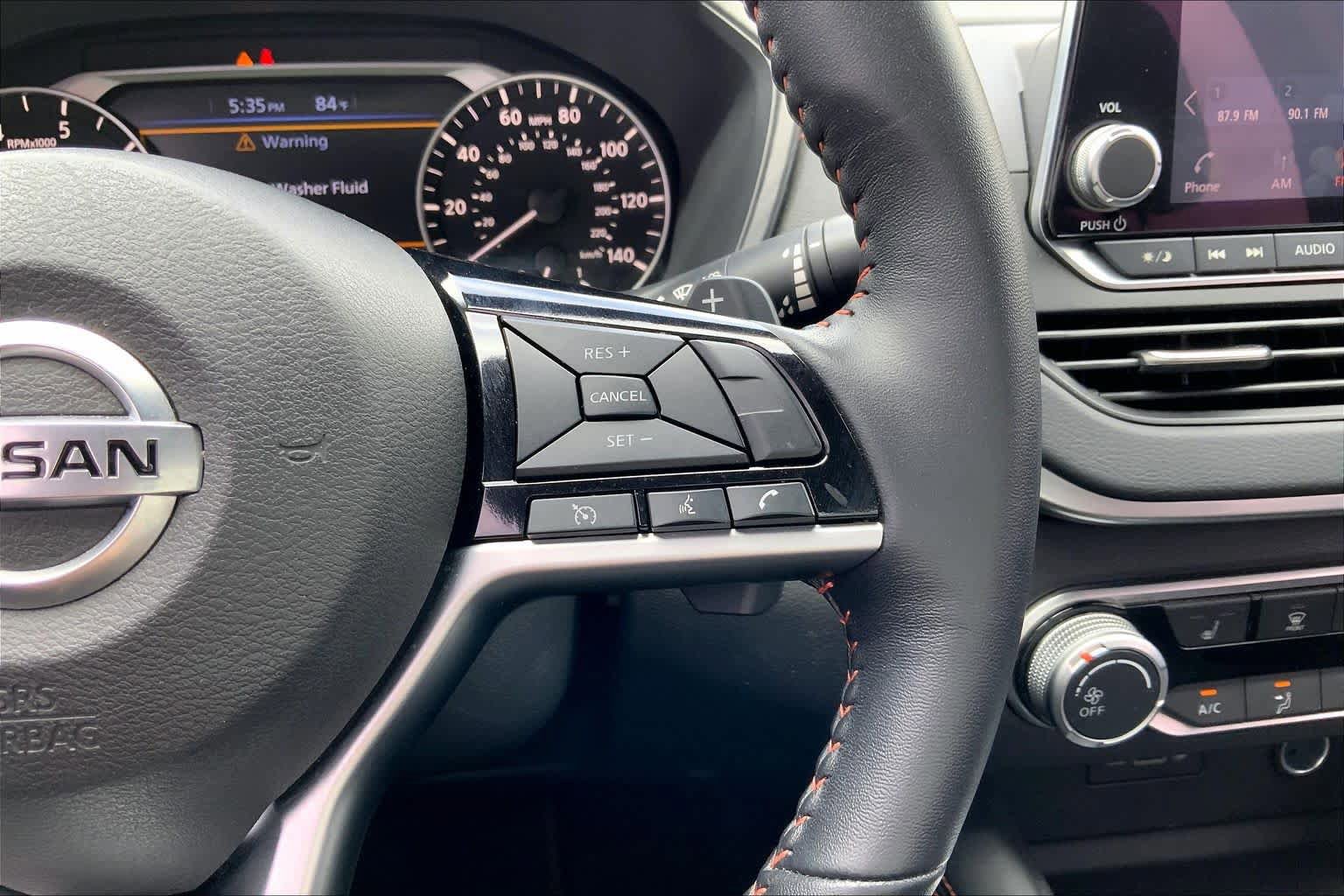 Used 2021 Nissan Altima 2.5 SR w/ SR Premium Package FWD image 25
