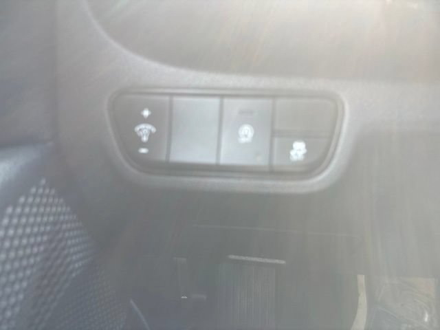 Used 2025 Kia Seltos S FWD image 23