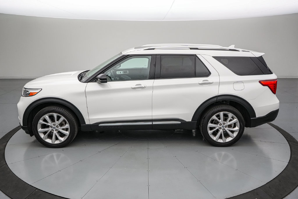 Certified 2024 Ford Explorer Platinum w/ Technology Package AWD/4WD image 7