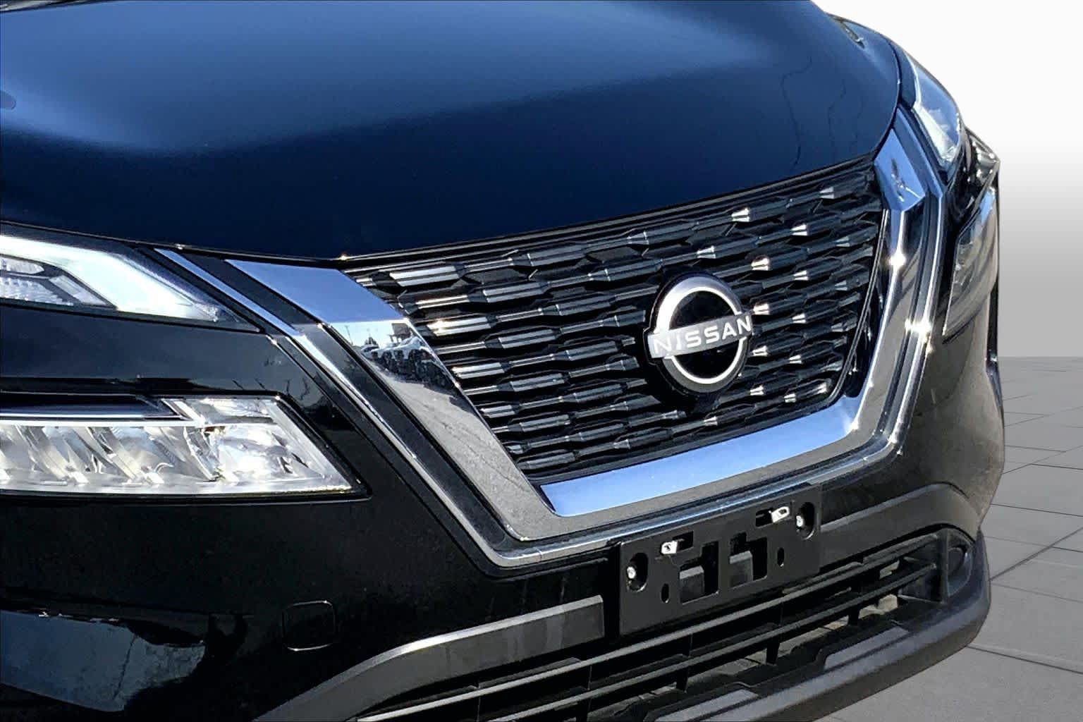 Used 2022 Nissan Rogue SV w/ SV Premium Package FWD image 27