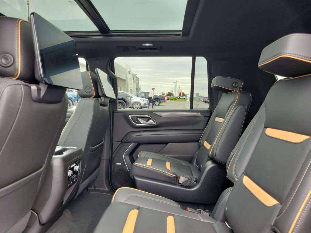 Used 2021 GMC Yukon XL AT4 w/ AT4 Premium Package AWD/4WD image 14