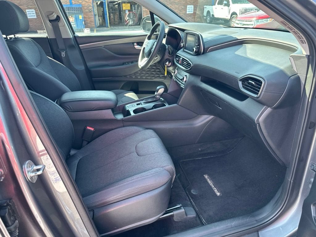 Used 2019 Hyundai Santa Fe SE AWD/4WD image 11