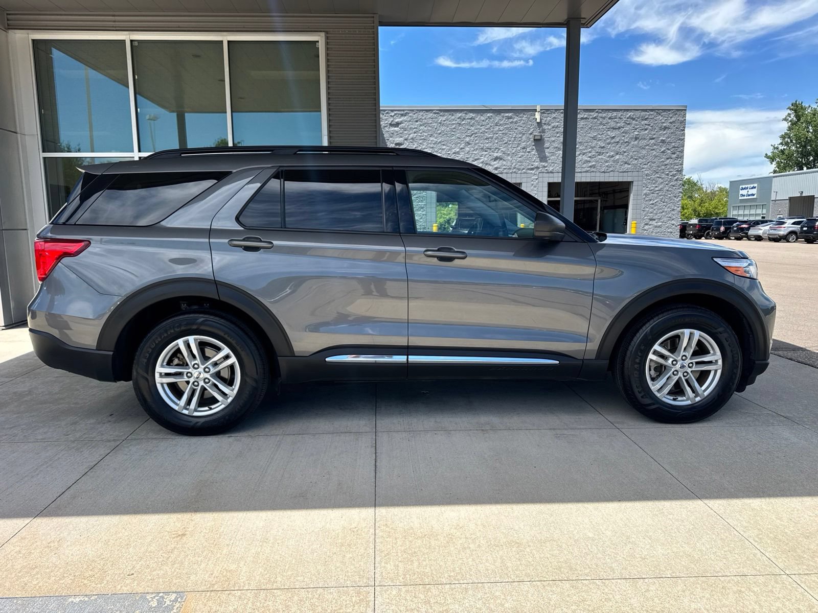 Certified 2023 Ford Explorer XLT w/ Equipment Group 202A AWD/4WD image 9