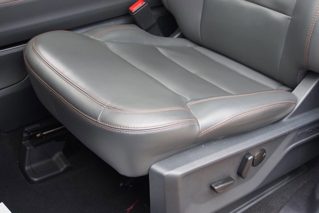 Certified 2025 Ford Expedition Active image 21