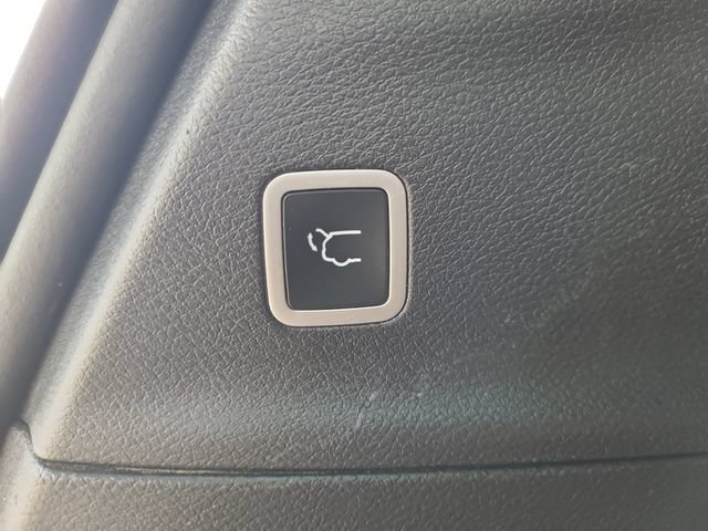 Used 2025 Chrysler Pacifica Limited FWD image 17
