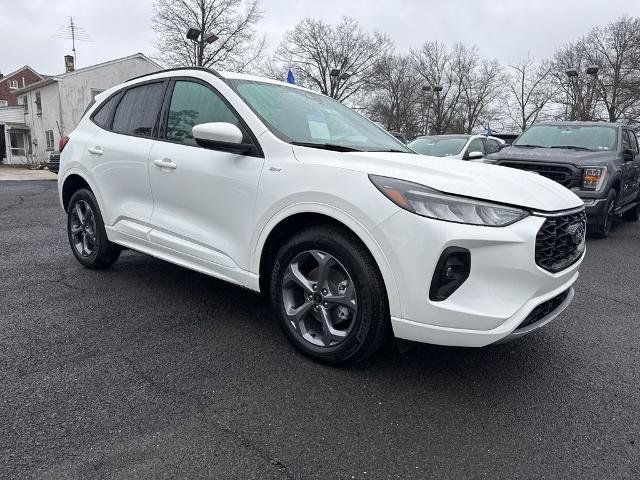 Certified 2024 Ford Escape ST-Line Select w/ Tech Pack #1 AWD/4WD image 3