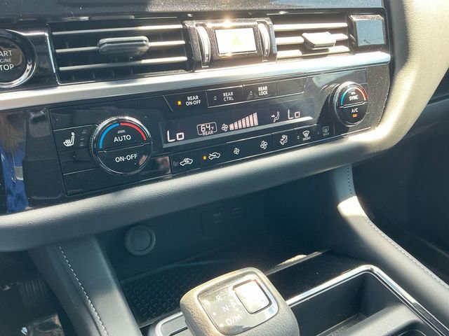 Used 2025 Nissan Pathfinder SV w/ SV Premium Package AWD/4WD image 22