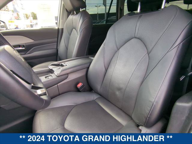 Used 2024 Toyota Grand Highlander AWD image 20